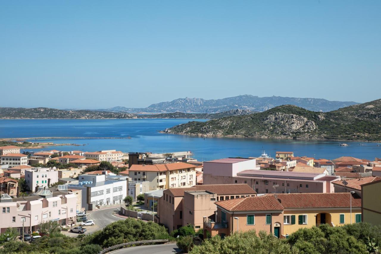 Homey Experience - Central Stay La Maddalena  Exterior photo